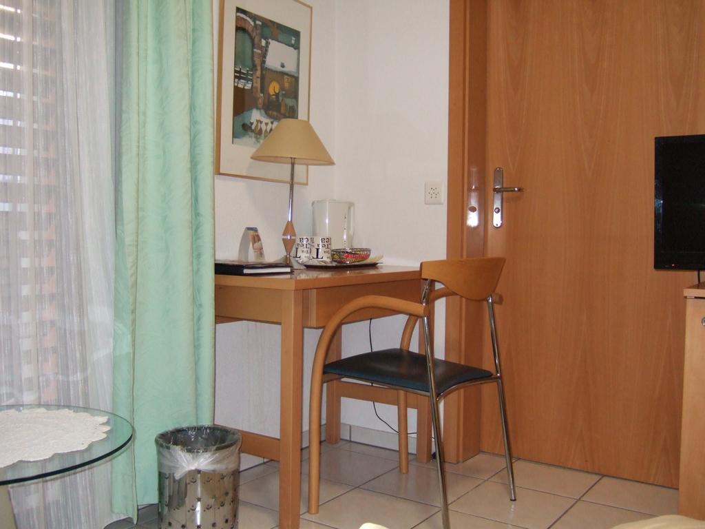 Gasthaus Zur Sonne Aesch  Екстериор снимка