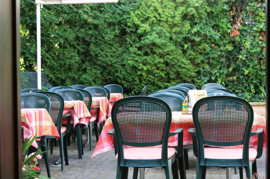 Gasthaus Zur Sonne Aesch  Екстериор снимка